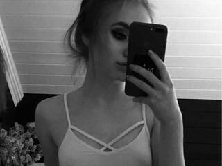 에로틱 한 영상 채팅 SusanLyn