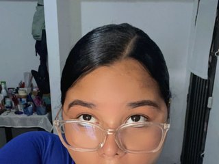 에로틱 한 영상 채팅 SussyBlom