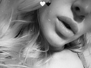 에로틱 한 영상 채팅 Suuzykiss