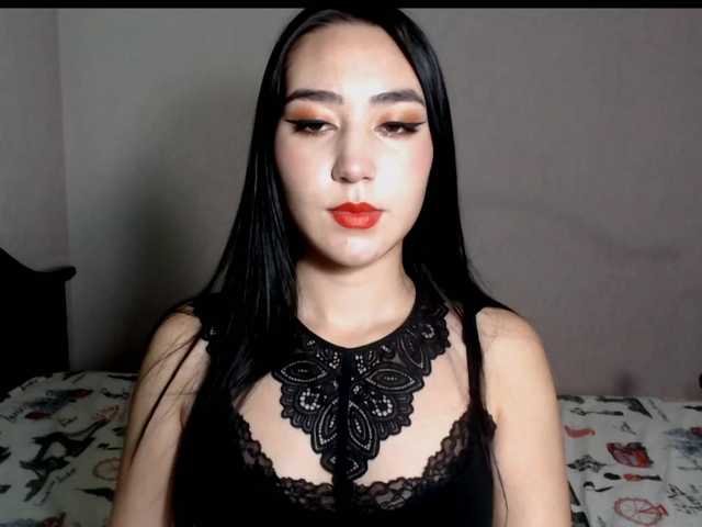 사진 SuziLyona Hello, my name is Suzi. It's my second week here and waiting to found new friends and get new experience. Let's improve this show together.I work dance teacher.i make charity stream i love animal and we can Help together all Money today i spent