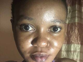 에로틱 한 영상 채팅 Sweet-Iddah