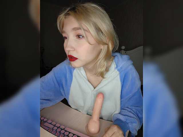 사진 SWEETLITTLE18 Hello!) I'm Leah! I'm 18 years old and I'm still a virgin. The topic of today is the deprivation of virginity. I have a countdown and when the right amount is collected, I will lose my virginity live!)You need to collect: @total Collected by