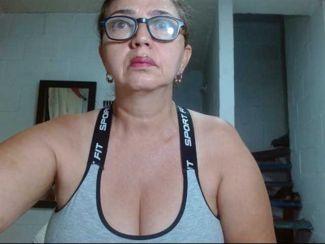 사진 sweetthelmax welcome my loves!!!! enter the fantasy show mature latina with super big tits#naked total 165 tks#deep anal 95 tks#big ass natural 20tks#blow job 45 tks#squirts or cum 180tks