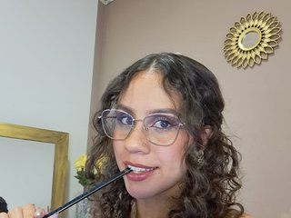 에로틱 한 영상 채팅 SylvannaMorelli