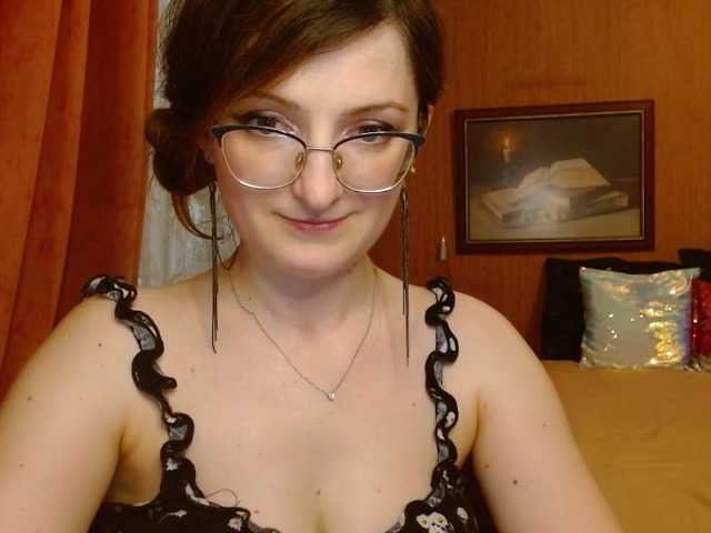 사진 tastyAriel Sweet and yet dang naughty ;) #innocentface #sweet #petite #glasses #fetish #natural #domina #teaser #cfmn #joi #cei #cbt #sph