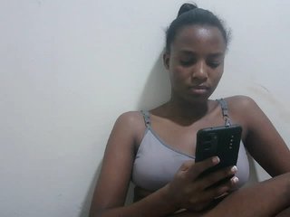 에로틱 한 영상 채팅 Tatswee