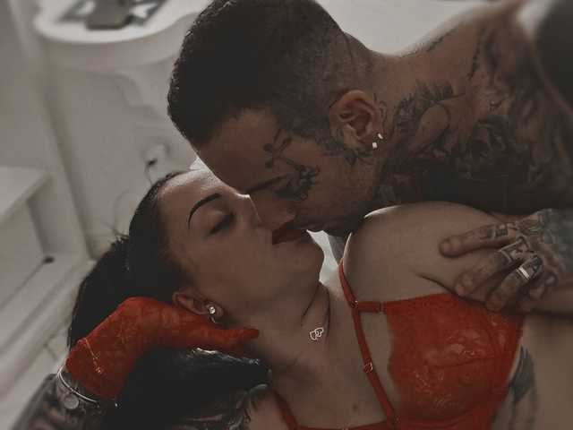 프로필 사진 TattooedCouple