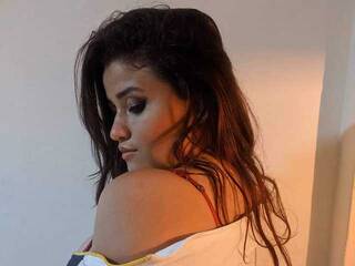 에로틱 한 영상 채팅 TaylorBrunner