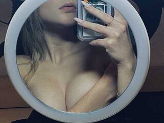 에로틱 한 영상 채팅 ThanderKiti