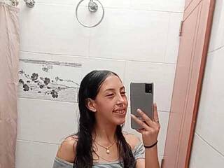 에로틱 한 영상 채팅 tharastiffler