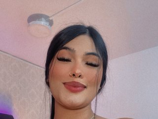 에로틱 한 영상 채팅 ThianaGrayy