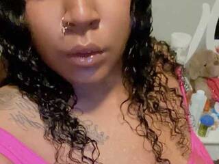 에로틱 한 영상 채팅 Thicaliciouss