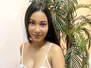 에로틱 한 영상 채팅 TifanyBelluci