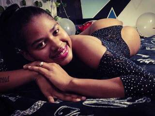 에로틱 한 영상 채팅 TiffanyEbonny