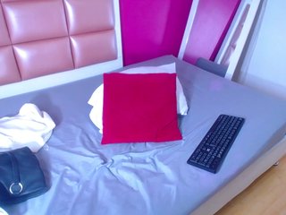 에로틱 한 영상 채팅 tiny-veronica