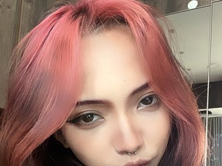 에로틱 한 영상 채팅 TinyIvanka