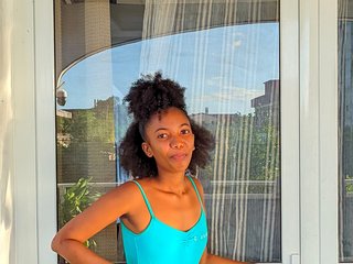 에로틱 한 영상 채팅 Tiphanie