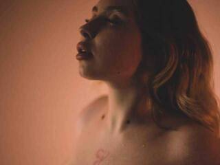 에로틱 한 영상 채팅 trishha