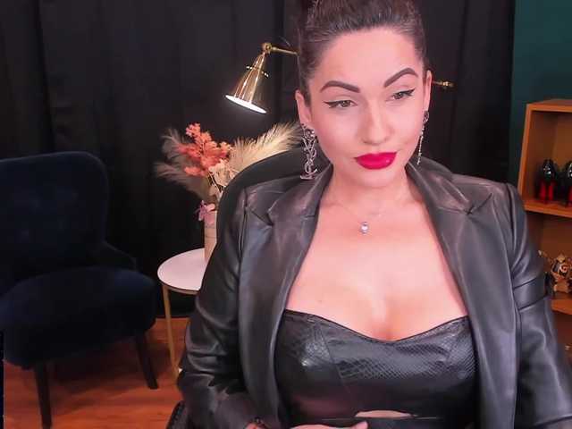 사진 Miss-LeiaHolt SOON AN OTHER ACCOUNT ON BONGS CAMS, FIND ME HERE AS alphamistress! #paypig #findom #milf #smoke #mistress #strapon #queen #pvt #domination #fetish #findom #worship #joi #cei #sph