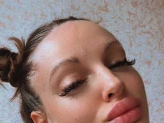 에로틱 한 영상 채팅 Tytione