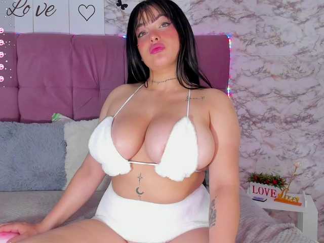 사진 Valerie-Baker I am the horny busty that you were looking for so much, do you want to see how I bounce on top of you? ♥#latina #bigboobs #bigass #lovense #anal #squirt