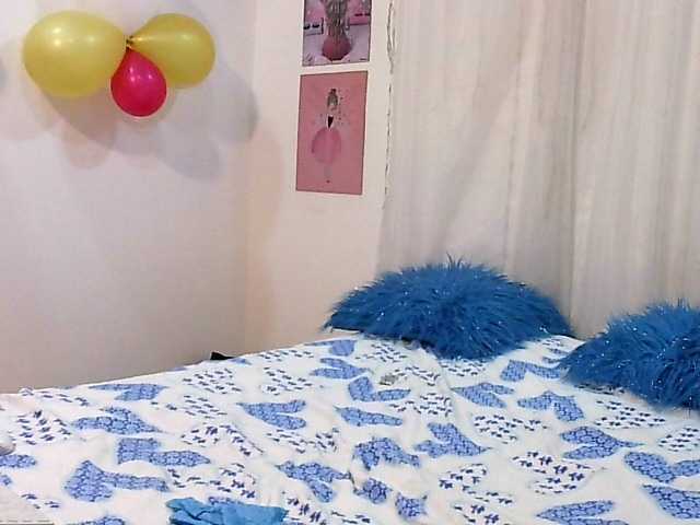 사진 valeriiaa-hot hi guys welcome to my room play with me #anal #squirt #lovense #pantyhose #teen #bigboobs