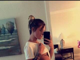 에로틱 한 영상 채팅 Vanessarain23