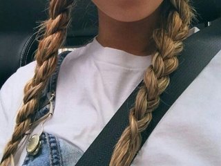 에로틱 한 영상 채팅 Vicsi30