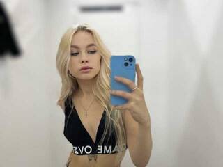 에로틱 한 영상 채팅 Vikkydif