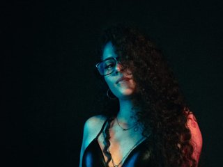 에로틱 한 영상 채팅 violetscott1