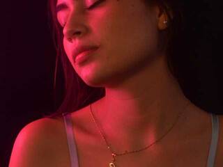 에로틱 한 영상 채팅 Violett-X