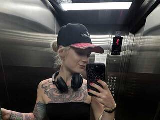 에로틱 한 영상 채팅 VivianRocks