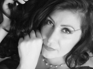 에로틱 한 영상 채팅 VogueNoir