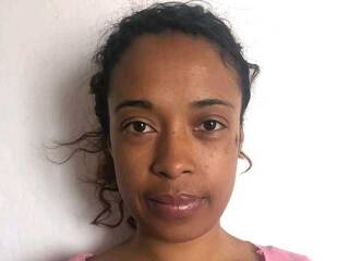 에로틱 한 영상 채팅 Vololonirina2