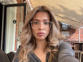 에로틱 한 영상 채팅 WhoIsAmelia