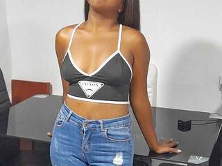 에로틱 한 영상 채팅 Ximena-Mafra