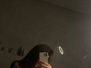 에로틱 한 영상 채팅 YanaShyy