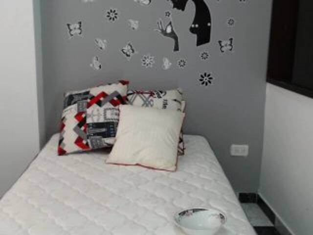 방송 스크린 샷 yanet-evans18