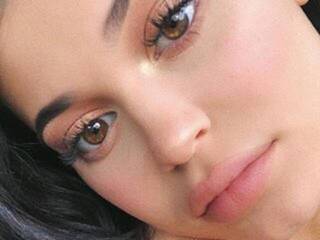 에로틱 한 영상 채팅 YASMIHOT