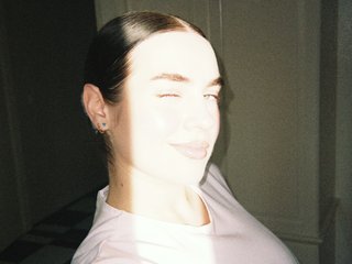 에로틱 한 영상 채팅 Yeahrina
