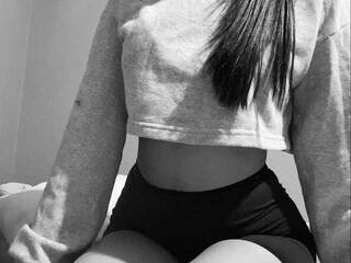 에로틱 한 영상 채팅 yesenya