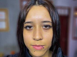 에로틱 한 영상 채팅 Yessica-montero