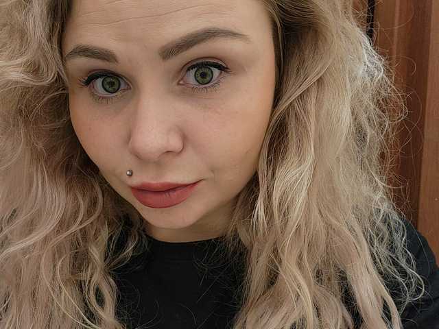 프로필 사진 YourFunnyBlondiee