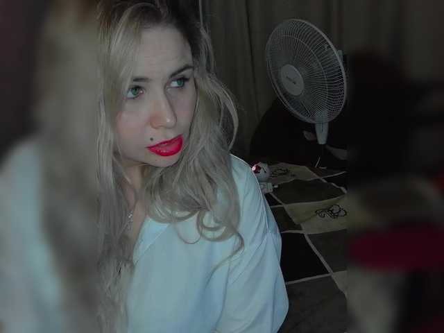 방송 스크린 샷 YourFunnyBlondiee