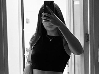 에로틱 한 영상 채팅 KristinaMedow