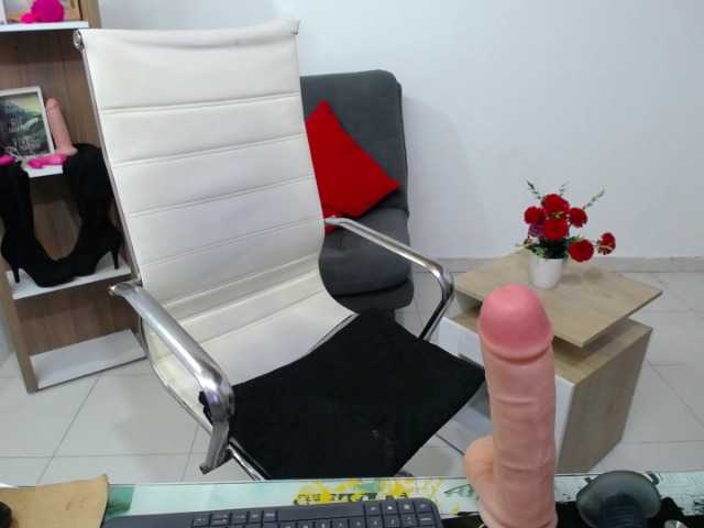 사진 Yuliza-sprous Sexy mature very horny and wanting to make me vibrate a lot, while at the same time my dildo enters me as if it were your cock