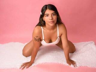 에로틱 한 영상 채팅 YvonneCollins