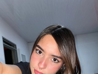 에로틱 한 영상 채팅 ZarahRuiz