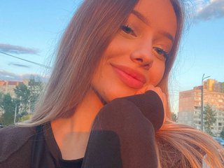 에로틱 한 영상 채팅 ZinaSantulli