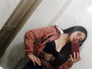 에로틱 한 영상 채팅 ZoeAdamss